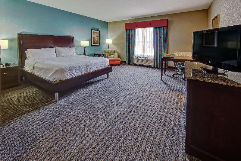 스위트 킹사이즈 침대, Hilton Garden Inn Tulsa Midtown