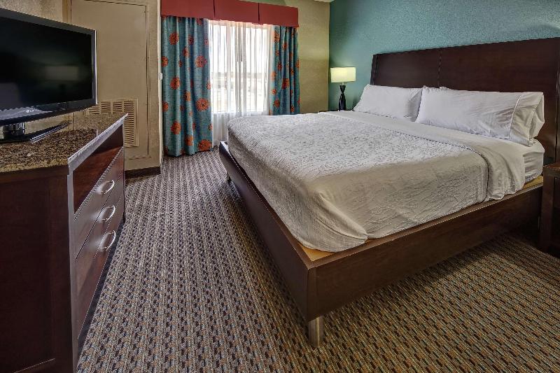 Люкс Кровать Кинг, Hilton Garden Inn Tulsa Midtown