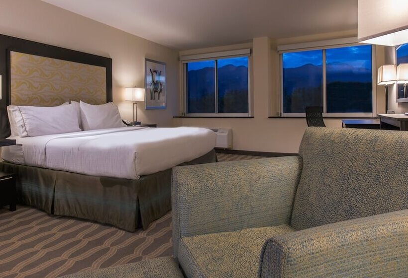 جناح, Holiday Inn Express & Suites Colorado Springs Central, An Ihg