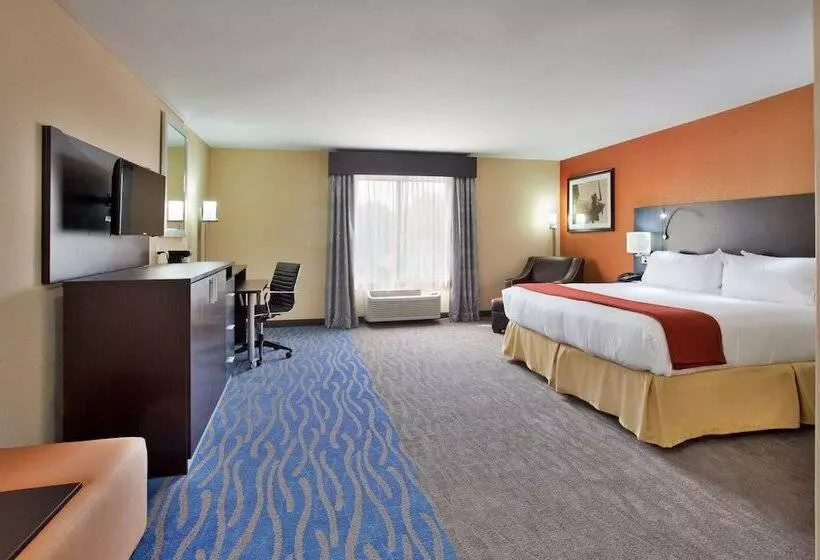 سوییت, Holiday Inn Express & Suites St Louis Airport, An Ihg