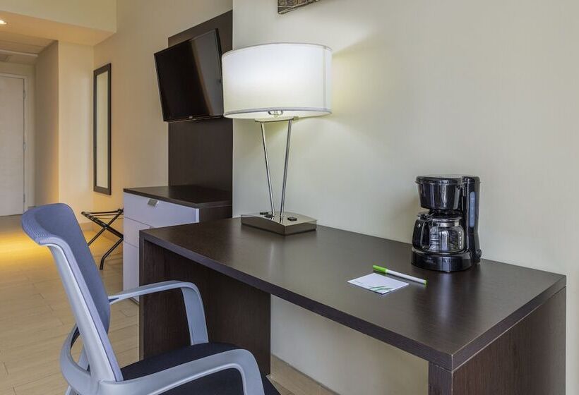 带2个双人床的标准工作室, Holiday Inn Panama Distrito Financiero, An Ihg