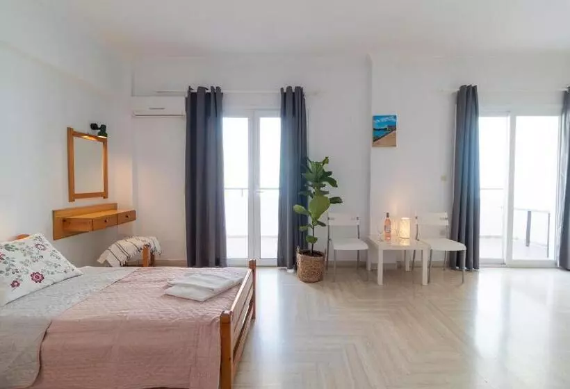 استودیوی استاندارد, Kantaros Apartments