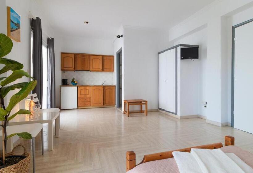 标准工作室, Kantaros Apartments