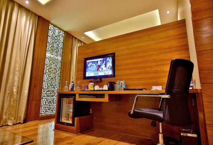 سوییت اجرایی, Park Ascent