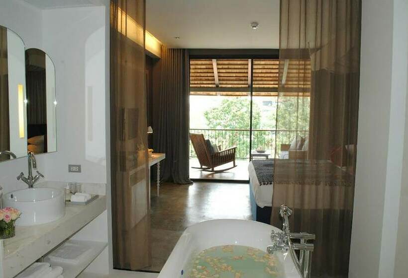 غرفة سوبيريور مطلّة علي النهر, Sala Lanna Chiang Mai