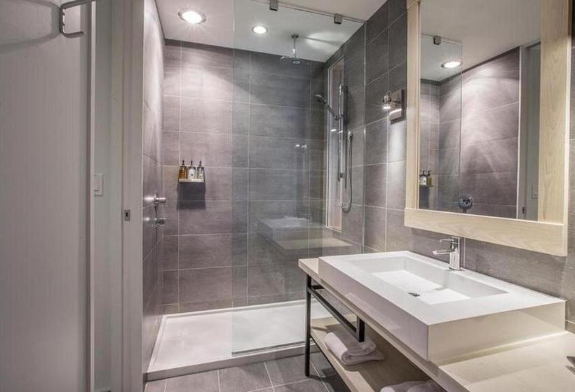 Номер Классика Кровать Кинг, & Spa Le Germain Charlevoix