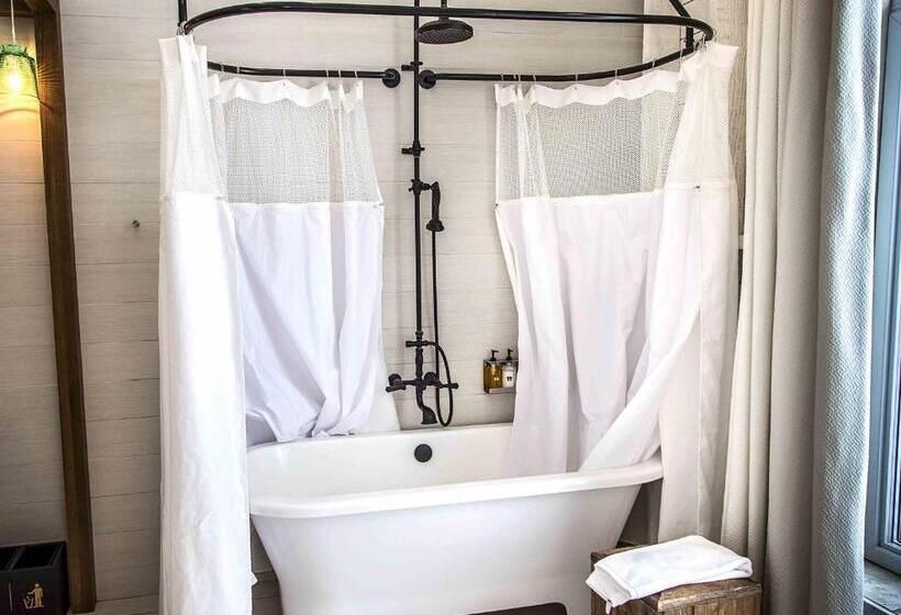 غرفة كلاسيكية سرير ملكى, & Spa Le Germain Charlevoix