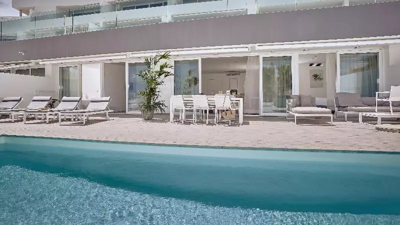 キングサイズベッドのデラックススイート, Staybridge Suites St. Petersburg Fl, An Ihg
