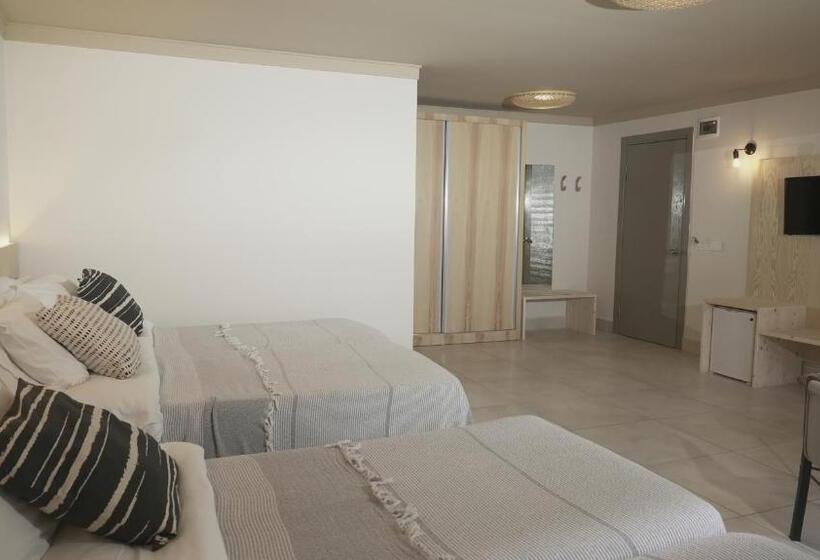 חדר סטנדרט לארבעה, Sun Hotel By En Vie Beach