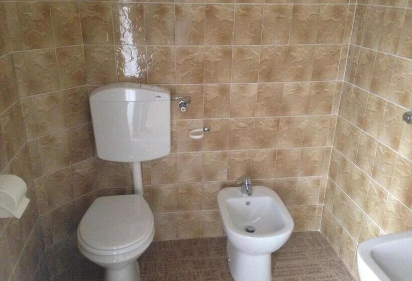 اتاق استاندارد چهار تخته, T