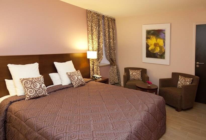 Номер Deluxe, The Originals Boutique, Hôtel De La Paix, Beaune