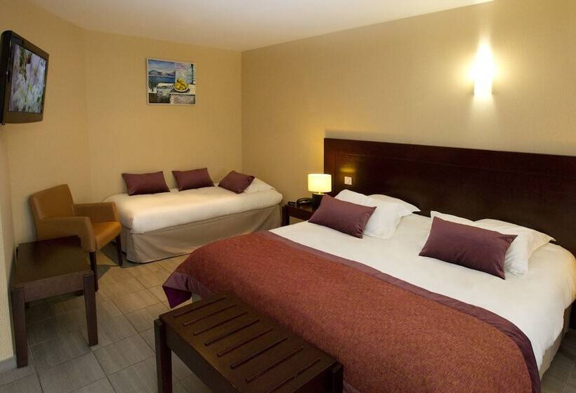Трехместный Номер Deluxe, The Originals Boutique, Hôtel De La Paix, Beaune