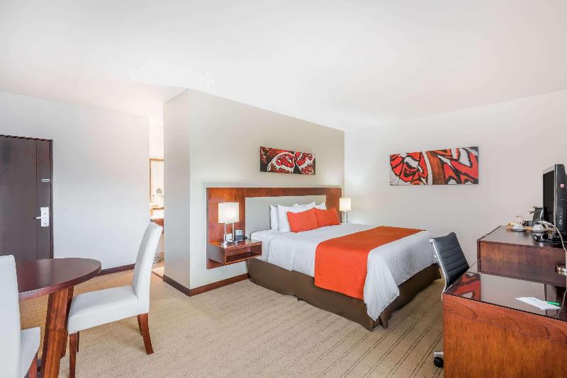 带大床的小型套房, Wyndham Garden San Jose Escazu, Costa Rica