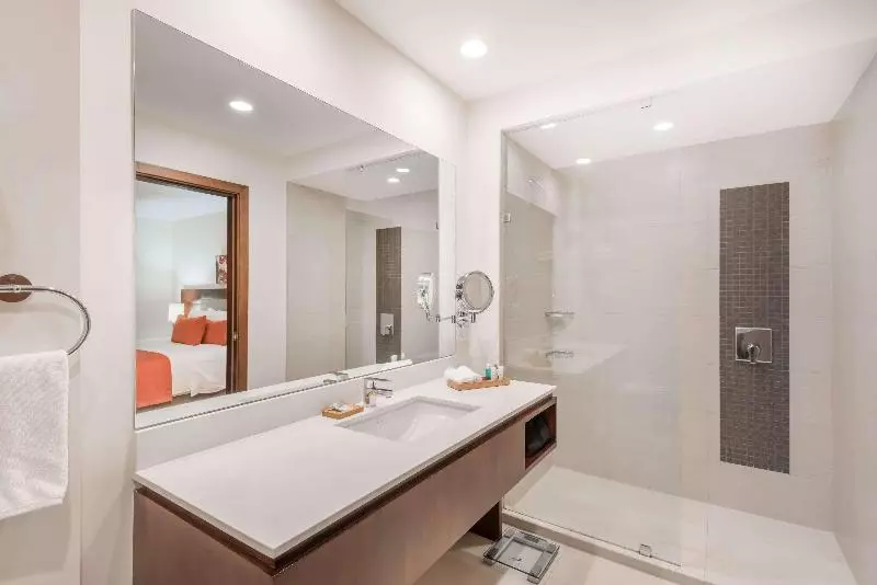 キングサイズベッドのスタンダードルーム, Wyndham Garden San Jose Escazu, Costa Rica