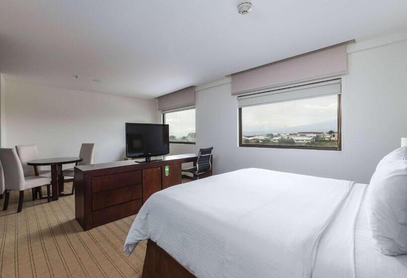 带大床的小型套房, Wyndham Garden San Jose Escazu, Costa Rica