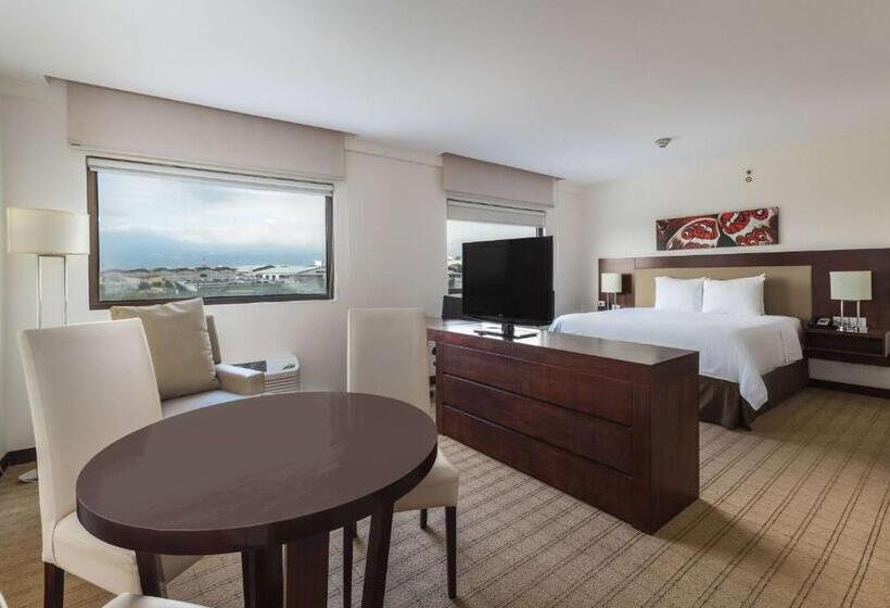 带大床的小型套房, Wyndham Garden San Jose Escazu, Costa Rica