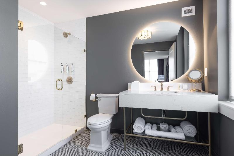 キングサイズベッドのスタンダードルーム, The Kelly Birmingham, Tapestry Collection By Hilton