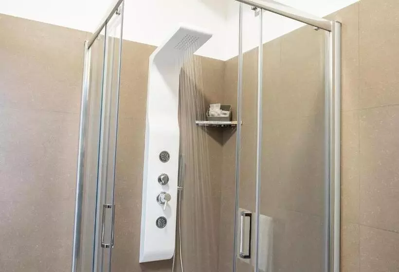 اتاق استاندارد سه نفره, Enny Camere