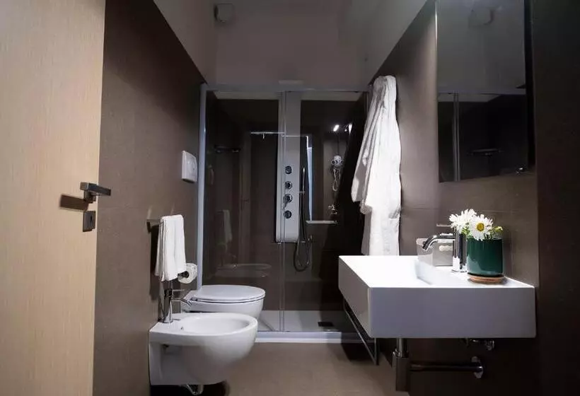 اتاق استاندارد سه نفره, Enny Camere
