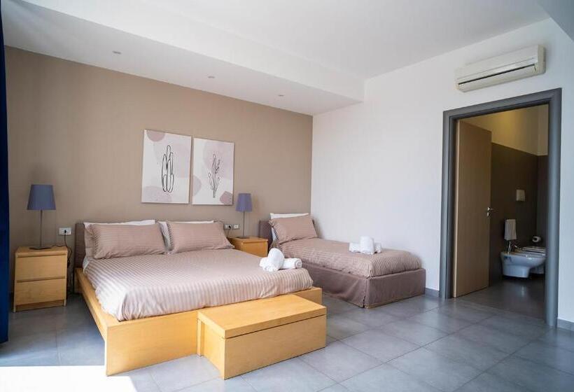 スタンダードトリプルルーム, Enny Camere