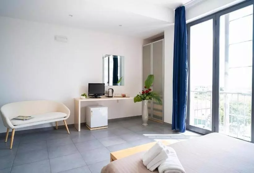 اتاق استاندارد, Enny Camere