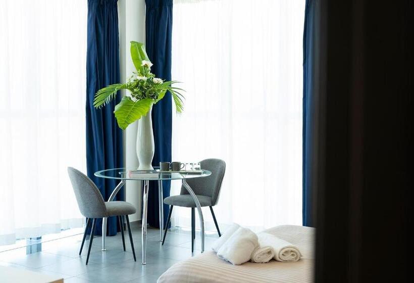 スタンダードルーム, Enny Camere