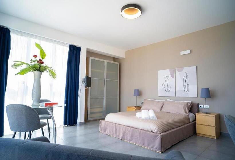 スタンダードルーム, Enny Camere