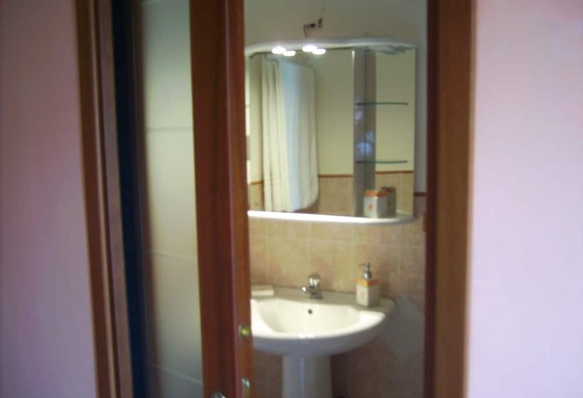 豪华三人间, B&b Alla Vucciria