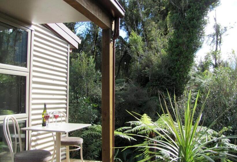 スタンダードスタジオ, 10 Cottages