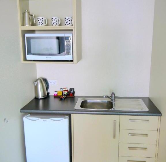 キャビン, 10 Cottages