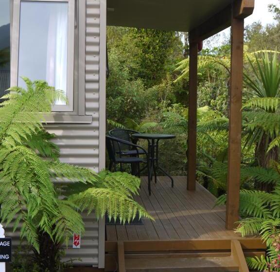 キャビン, 10 Cottages