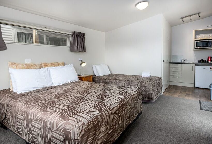 スタンダードスタジオ, 10 Cottages