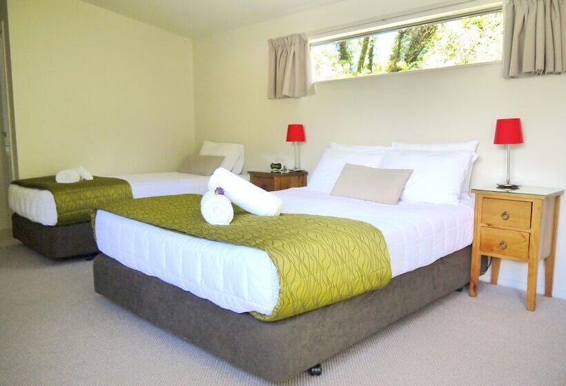 スタンダードスタジオ, 10 Cottages