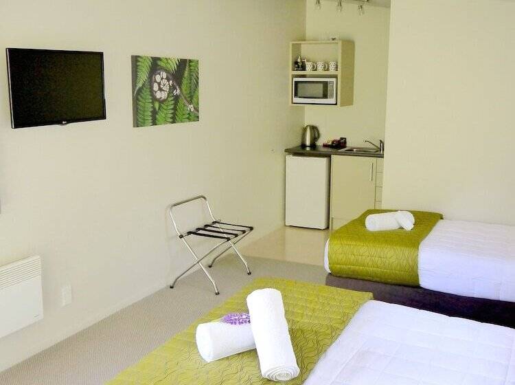 スタンダードスタジオ, 10 Cottages