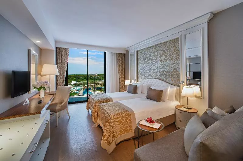 اتاق استاندارد با چشم‌انداز استخر, Aska Lara Resort & Spa