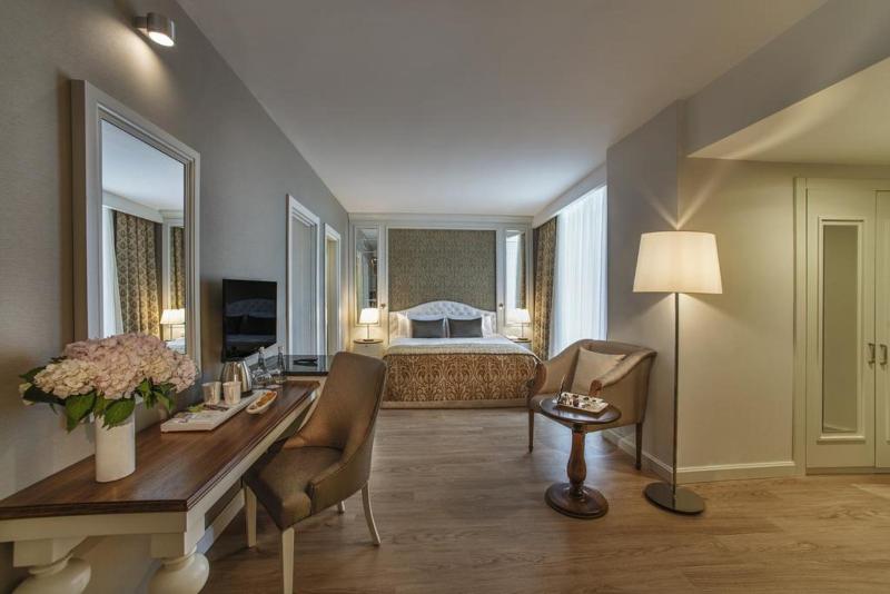 اتاق خانوادگی, Aska Lara Resort & Spa