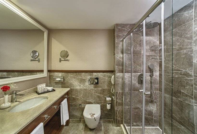 اتاق خانوادگی, Aska Lara Resort & Spa