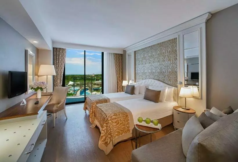 Triple Standard Room with Views