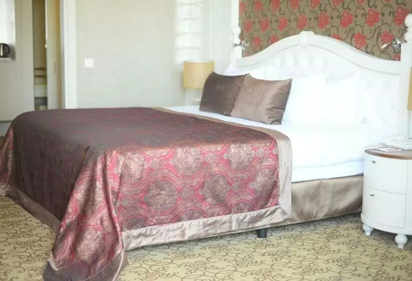 سوئیت اجرایی با چشم‌انداز دریا, Aska Lara Resort & Spa