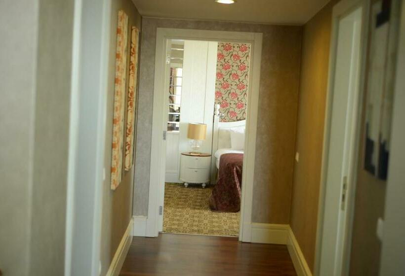 سوئیت اجرایی با چشم‌انداز دریا, Aska Lara Resort & Spa