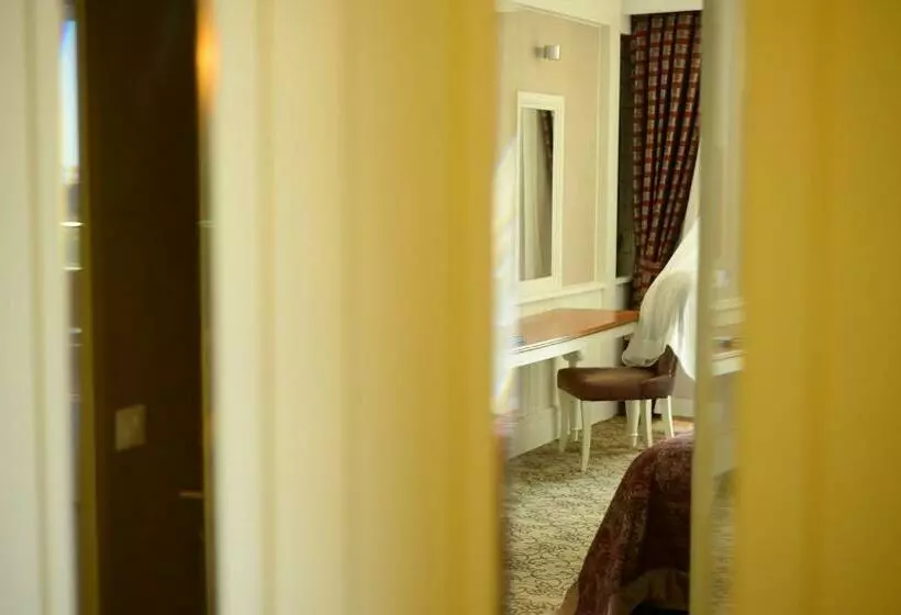 سوئیت اجرایی با چشم‌انداز دریا, Aska Lara Resort & Spa