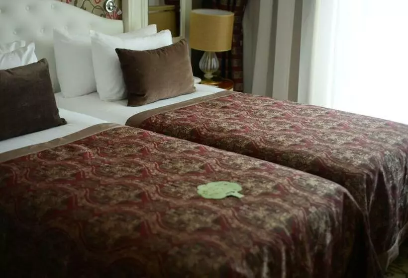 سوئیت اجرایی با چشم‌انداز دریا, Aska Lara Resort & Spa