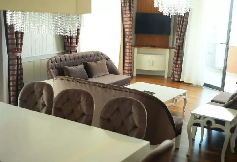 سوئیت اجرایی با چشم‌انداز دریا, Aska Lara Resort & Spa