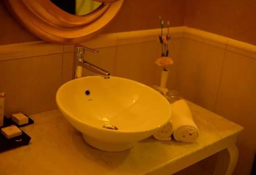 سوئیت اجرایی با چشم‌انداز دریا, Aska Lara Resort & Spa
