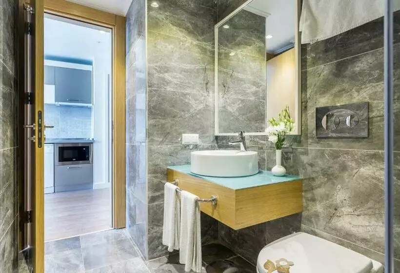 اتاق اکونومی, Aska Lara Resort & Spa