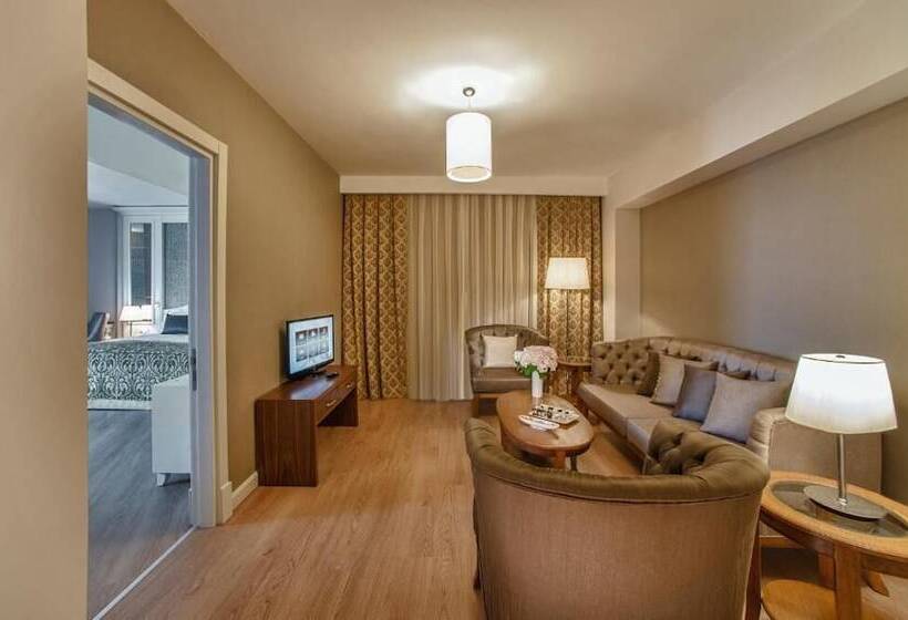 اتاق خانوادگی, Aska Lara Resort & Spa