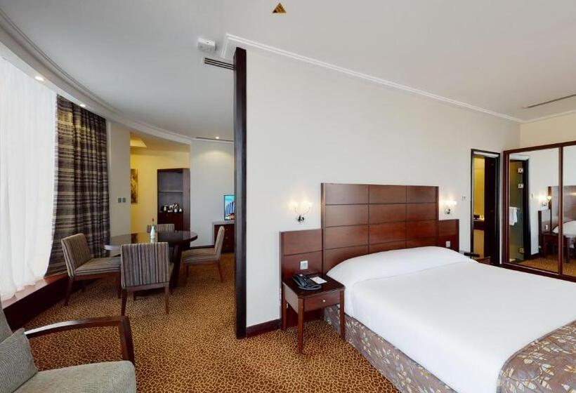 سوئیت رویال, Ayass