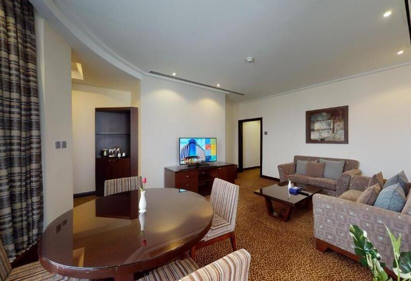 سوئیت رویال, Ayass