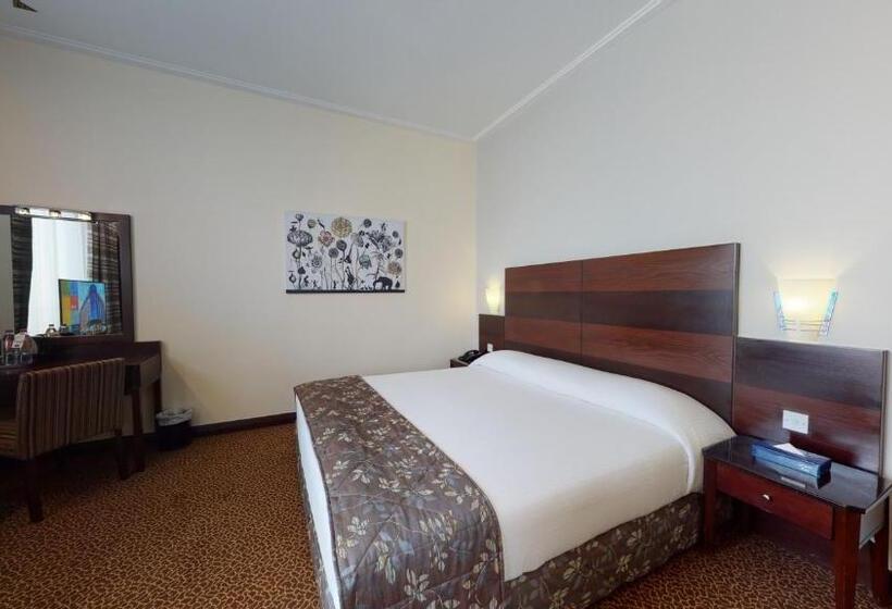 اتاق پرمیوم, Ayass