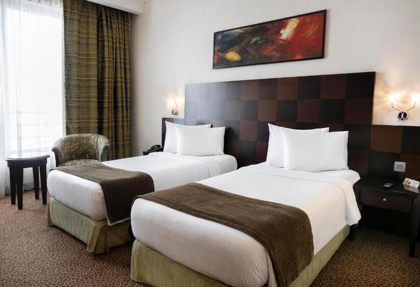 سوییت اجرایی, Ayass